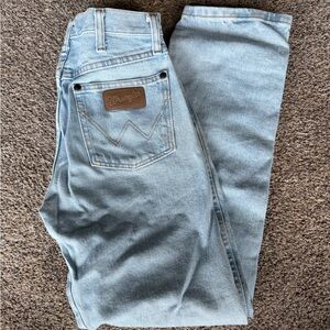 Wrangler Men's Light Blue Straight Jeans